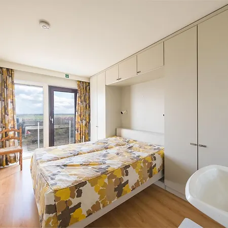 On The 8th Floor Apartment *